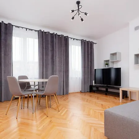 Kamienica Stanislawa Augusta By Renters ורשה