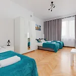 Kamienica Stanislawa Augusta By Renters *