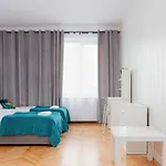 Kamienica Stanislawa Augusta By Renters * وارسو